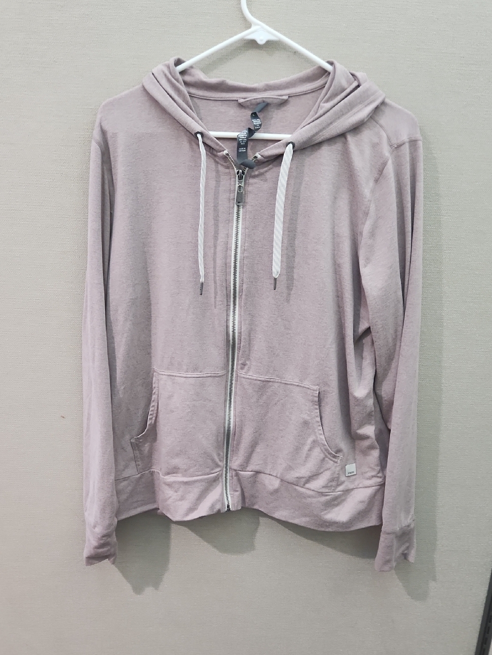 Vuori Halo Performance Hoodie 2.0 - Picture 2 of 15